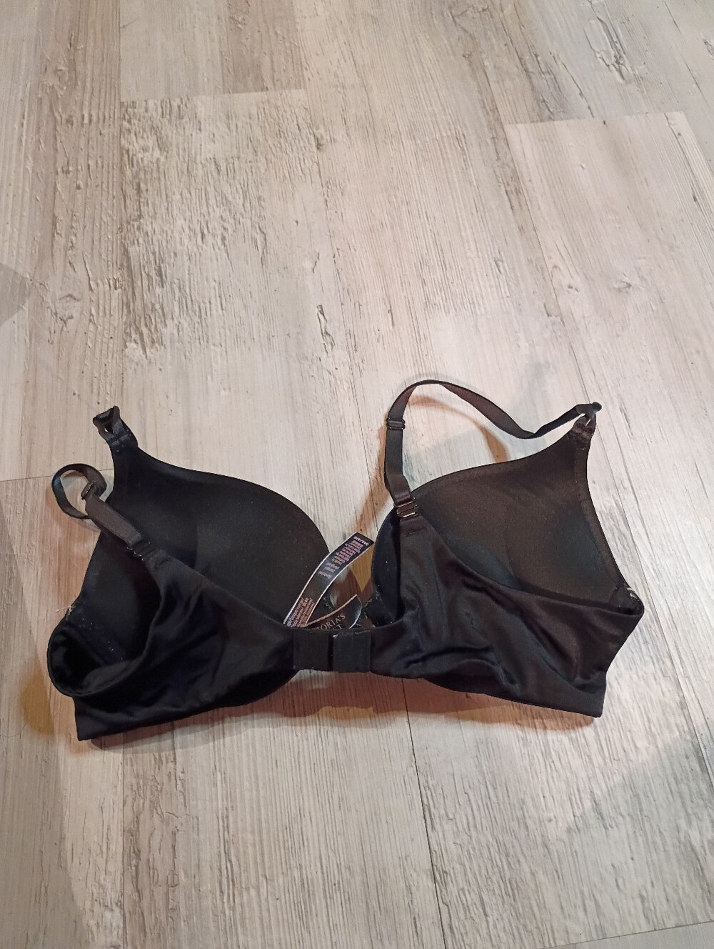 Victoria Secret - Picture 3 of 4